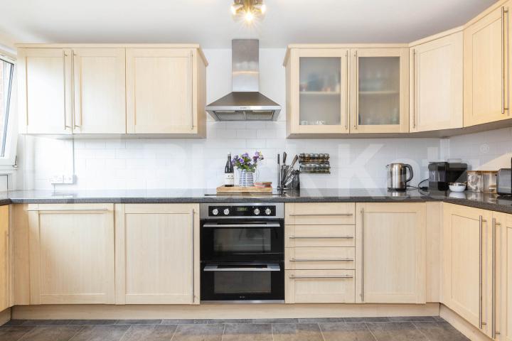 Spacious split level three bedroom flat set within a small purpose built block Crayford Road, Holloway